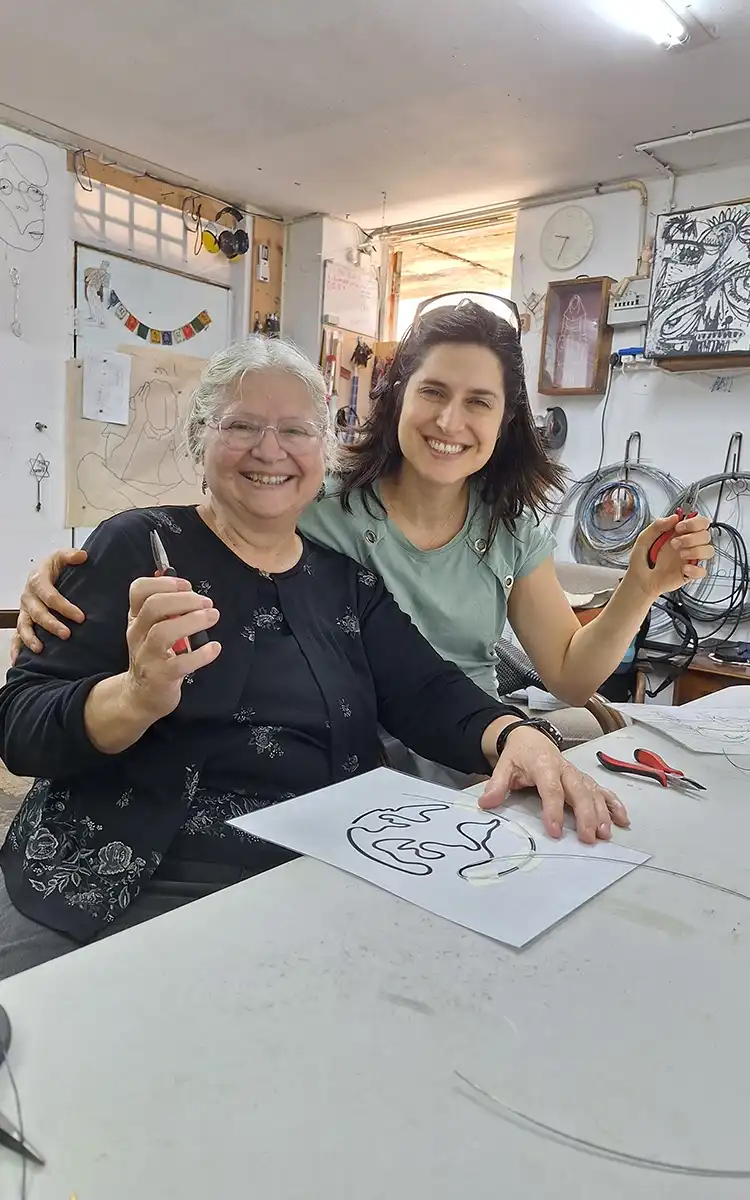 סדנת כיפוף בחוט ברזל