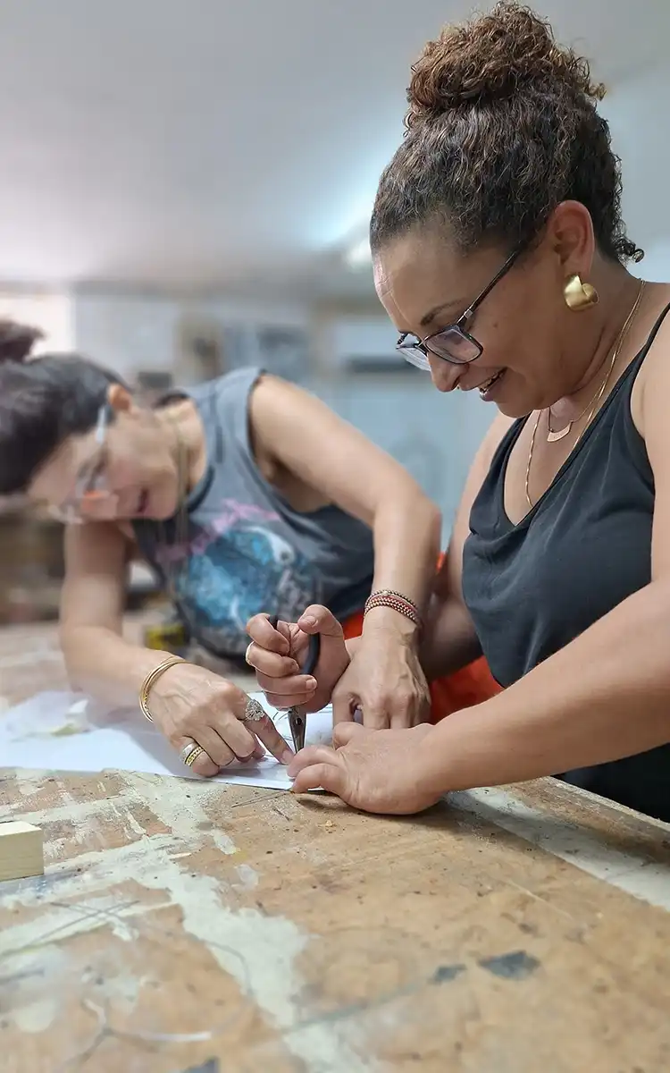 סדנת כיפוף בחוט ברזל